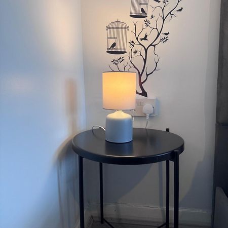 Modern Room In A 4 Bedroom Flat In London, Shared Bathroom! Экстерьер фото