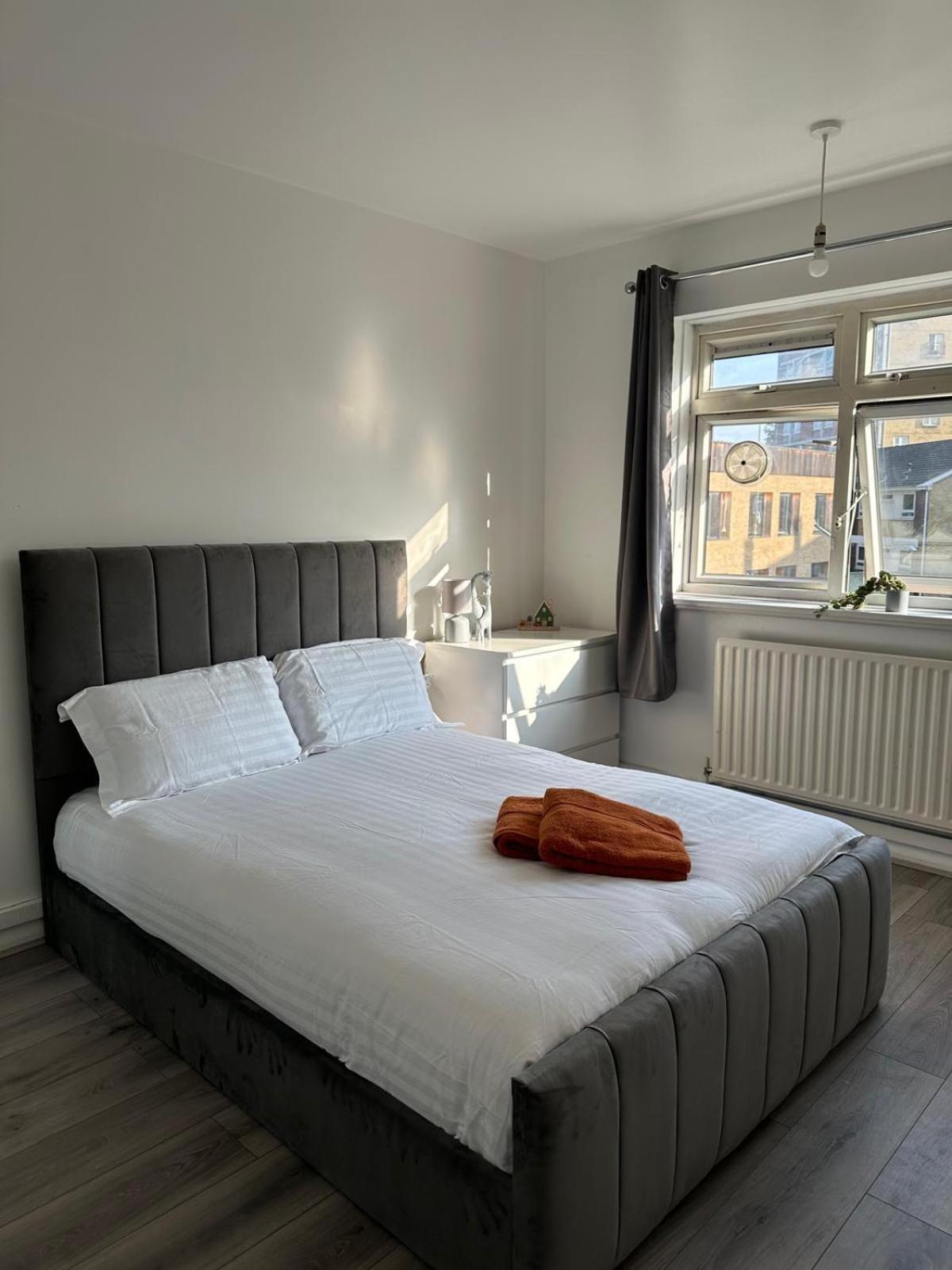 Modern Room In A 4 Bedroom Flat In London, Shared Bathroom! Экстерьер фото