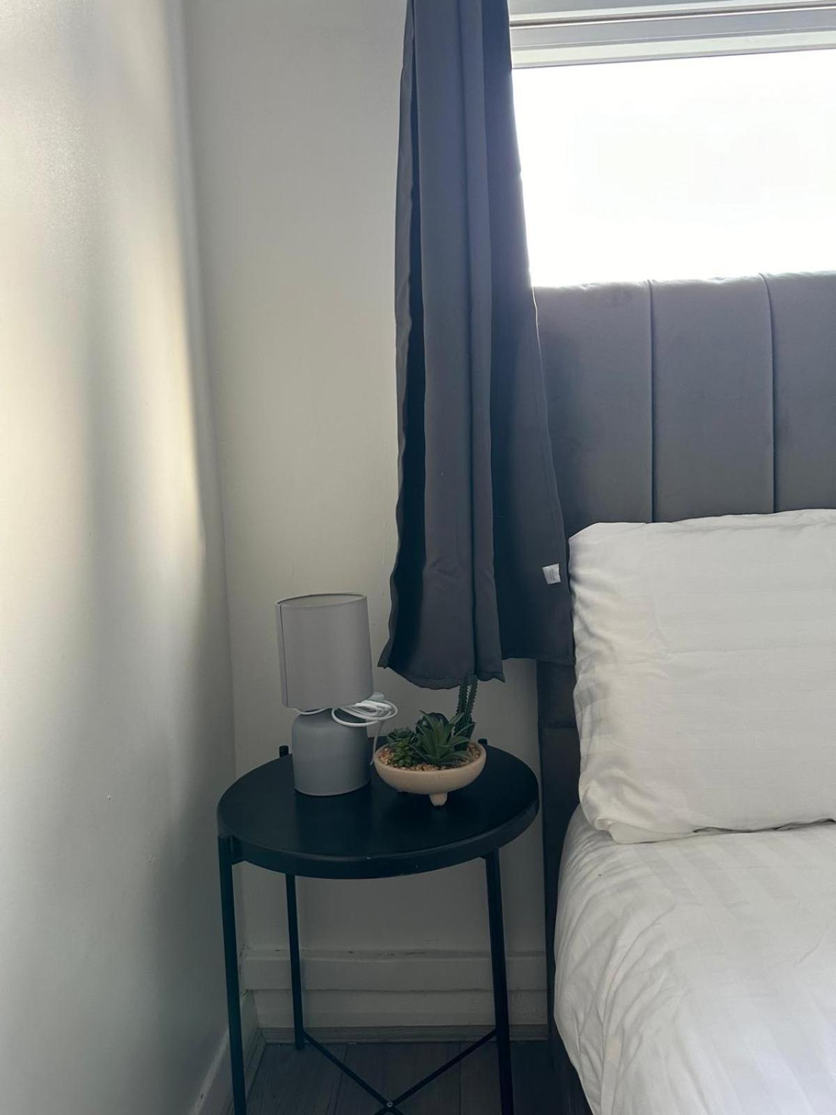 Modern Room In A 4 Bedroom Flat In London, Shared Bathroom! Экстерьер фото