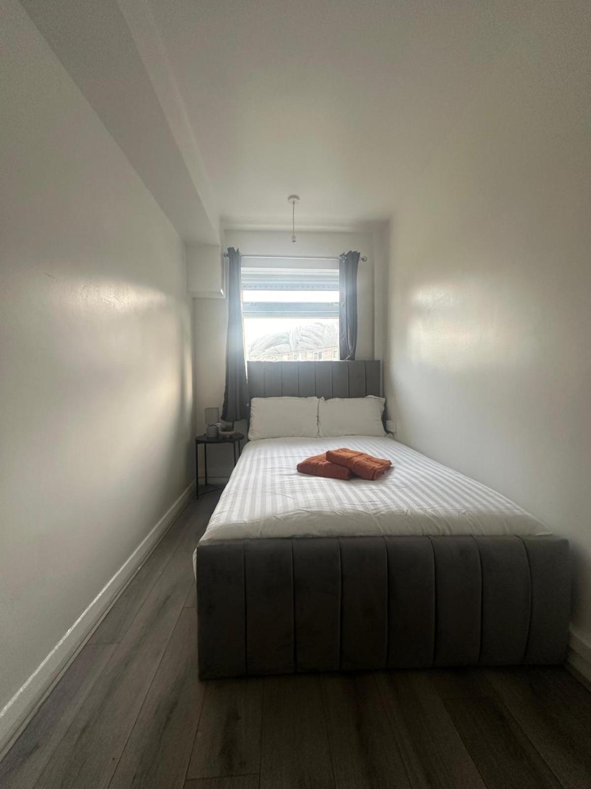 Modern Room In A 4 Bedroom Flat In London, Shared Bathroom! Экстерьер фото