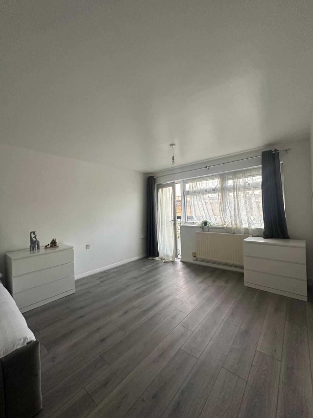 Modern Room In A 4 Bedroom Flat In London, Shared Bathroom! Экстерьер фото