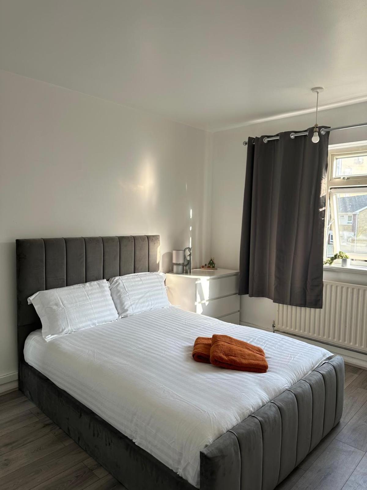 Modern Room In A 4 Bedroom Flat In London, Shared Bathroom! Экстерьер фото