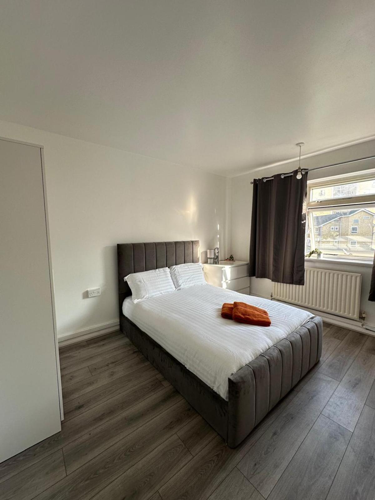 Modern Room In A 4 Bedroom Flat In London, Shared Bathroom! Экстерьер фото